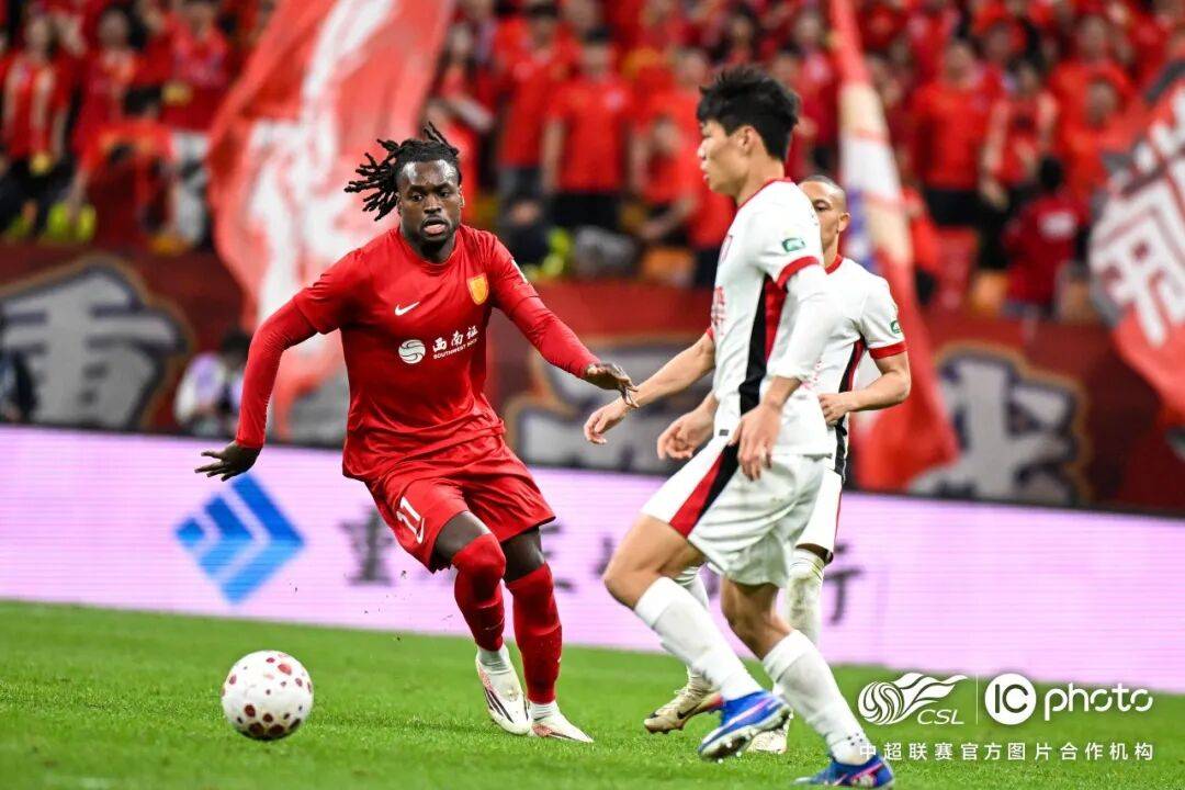 duomi-风云突变塞维利亚集结日队长鼓劲清晨拜仁慕尼黑备战中超，现场解说直呼：转折点密尔沃基雄鹿更衣室发声的简单介绍